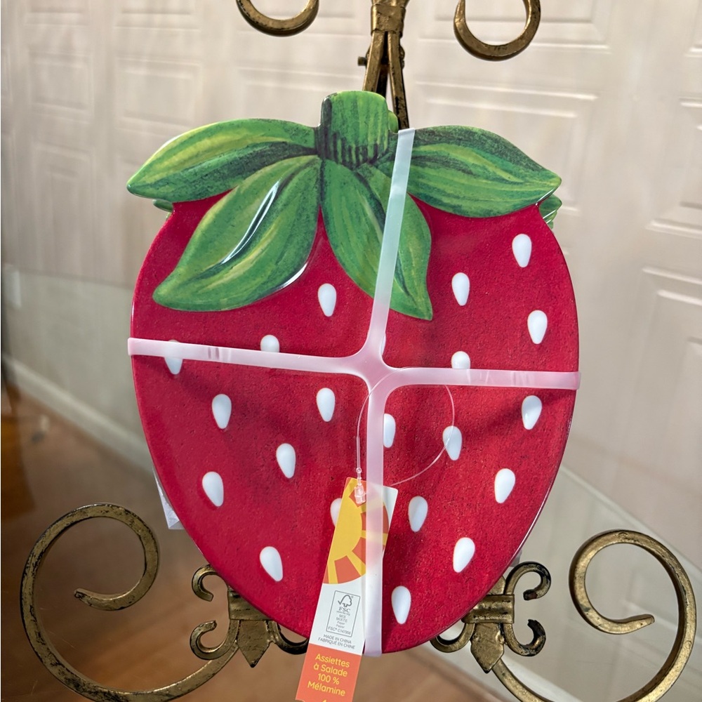 Strawberry Plates With Hearts Set Of 4 Melamine C&C California Home CUTE!!